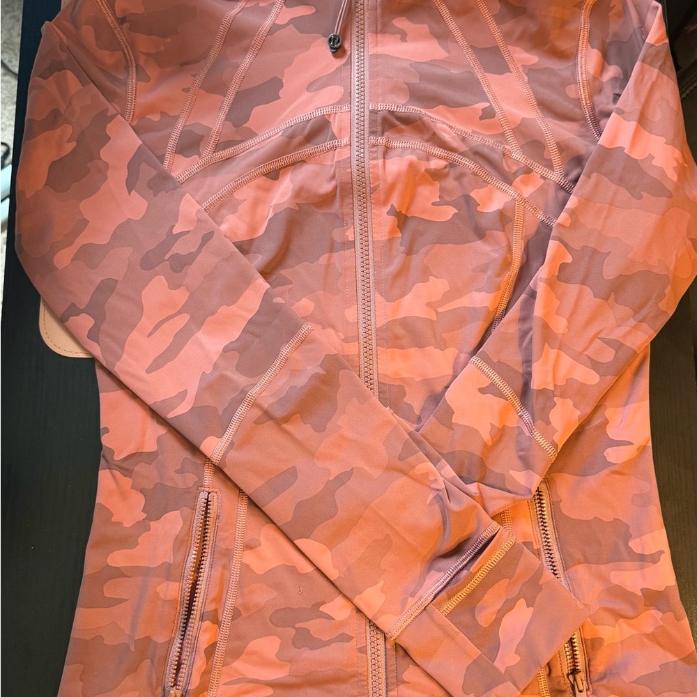 Lululemon Pink Camo Zip Up Athletic Jacket Running Yoga Size 8 Activewear
